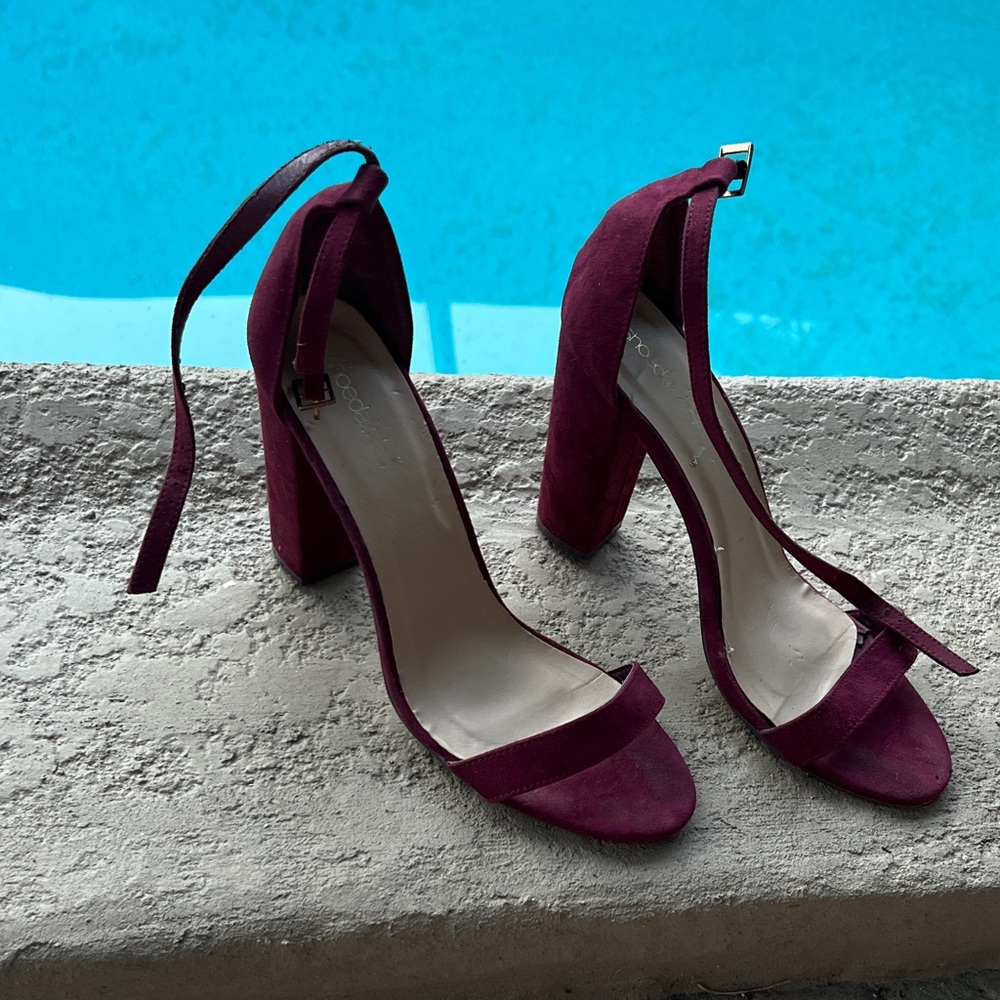 Shoe Dazzle Chic Wine Heels